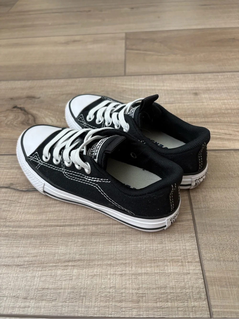 Kids Converse Shoreline Slip-On Sneakers Black White Elastic Laces Size 11